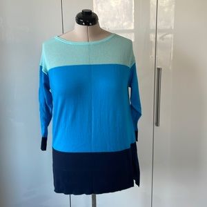 G WONDER Women’s Sweater Color-Dark & Light Blue Size-Medium NWOT